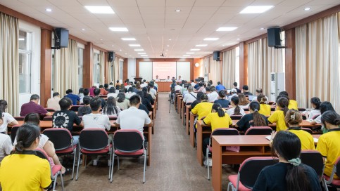 会场全景.jpg 会场全景.jpg