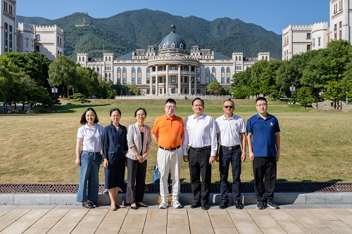 双方合影.jpg 双方合影.jpg