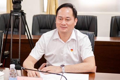 卢景值讲话.jpg 卢景值讲话.jpg