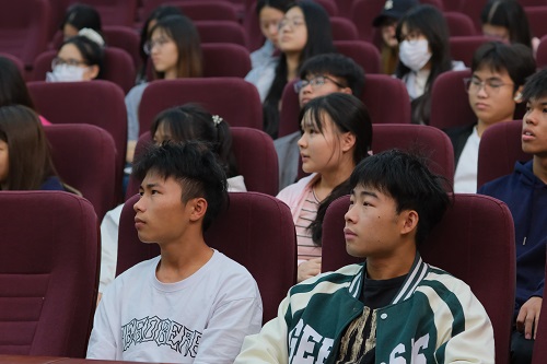 现场学生.JPG