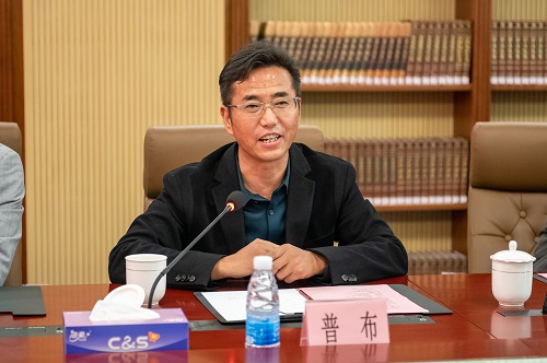 普布讲话.JPG 普布讲话.JPG