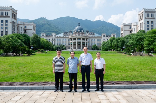 双方合影.jpg 双方合影.jpg