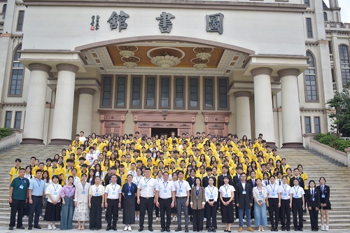 与会领导嘉宾与全体代表合影留念.jpg 与会领导嘉宾与全体代表合影留念.jpg