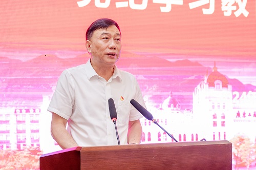 丁勇讲话.jpg 丁勇讲话.jpg
