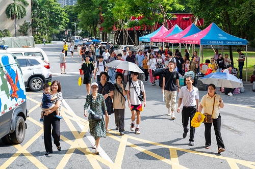大旺校区新生报到.jpg 大旺校区新生报到.jpg
