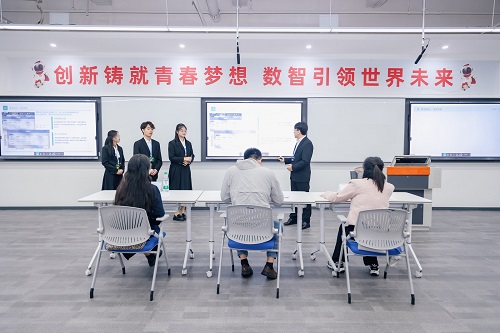 米乐官网参赛学生2.jpg 米乐官网参赛学生2.jpg