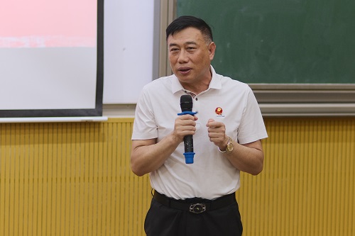 丁勇讲话.JPG 丁勇讲话.JPG