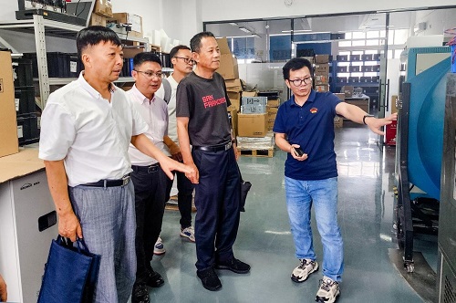 参观现场.jpg 参观现场.jpg